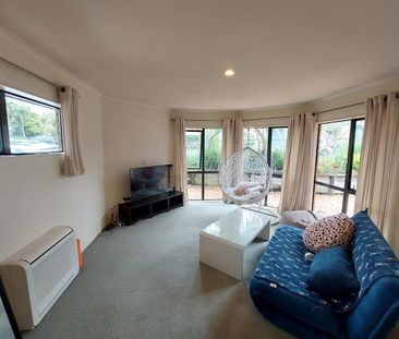 Easy Maintenance Family Home - Photo 4