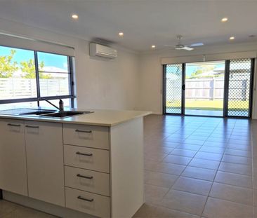 Impeccable Family Living only 800m from the Waterfront - Photo 5