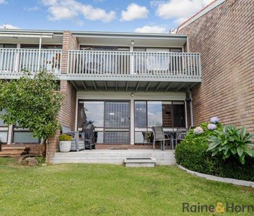 FURNISHED TWO BEDROOM TOWNHOUSE WITH OCEAN VIEWS - Photo 6