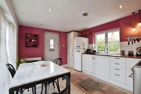 2 bedroom ground floor flat to rent - Photo 5