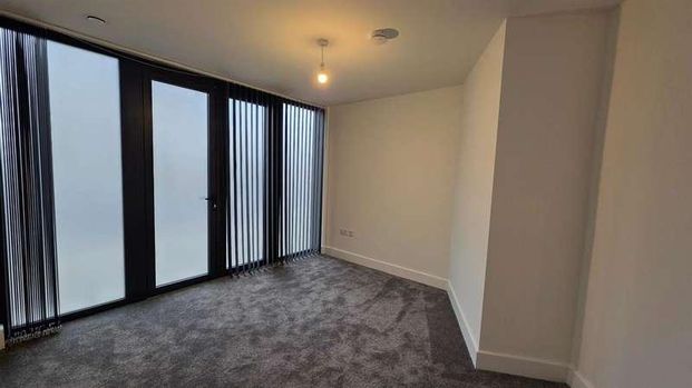 Flat, Green Lane, London, SW16 - Photo 1