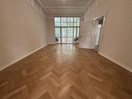 Stilvolle Altbauwohnung in attraktiver Stadtlage mit Wintergarten und zwei Balkonen - Photo 4