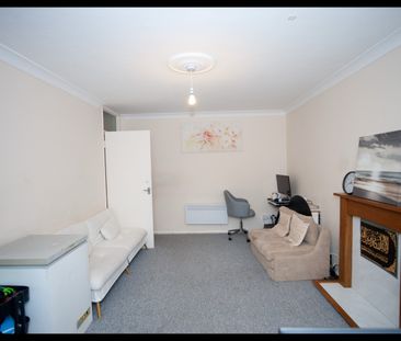 1 Bed Flat, Bullar Road, SO18 - Photo 3