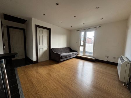 1 Bed Flat, Shirley Road, SO15 - Photo 2