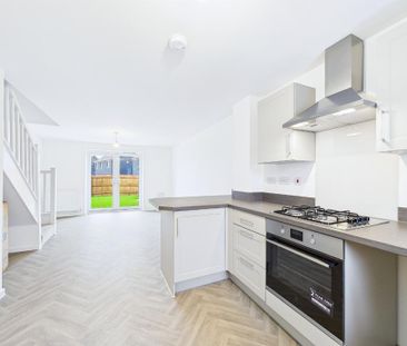 2 bedroom semi-detached house to rent - Photo 5