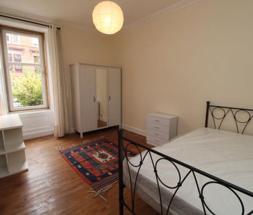 3 bedroom flat to rent - Photo 4