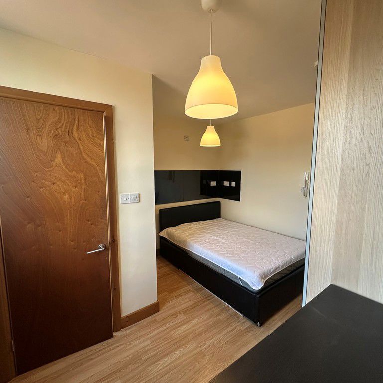 Queens Road Room 15 - Photo 1