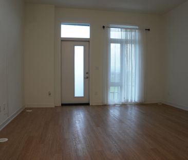 For Lease - 7 Steckley House Lane Unit# 612, Richmond Hill, Ontario - Photo 3