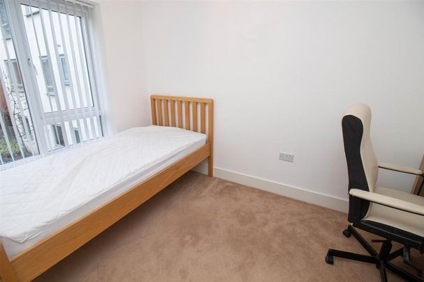 2 bedroom end of terrace house to rent - Photo 1