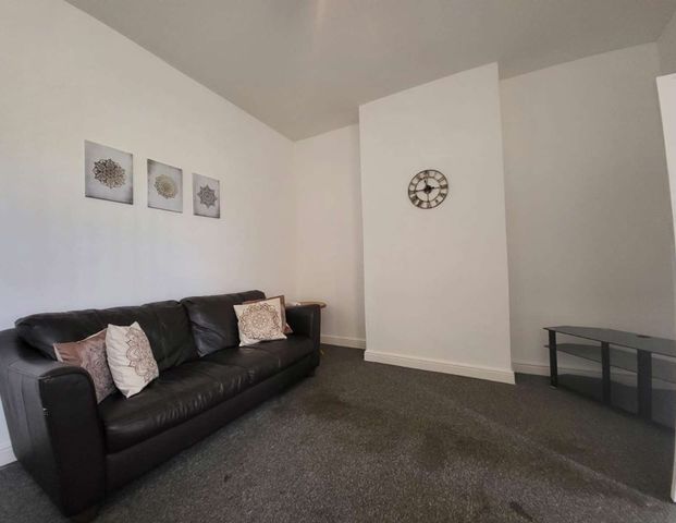 Rawmarsh Hill - Photo 1