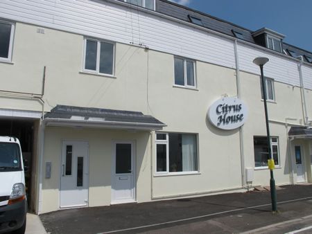 Wimborne Road, Bournemouth, - Photo 2
