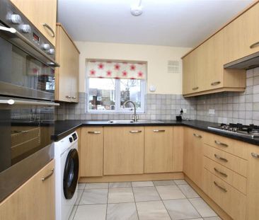 2 bedroom maisonette to rent - Photo 1
