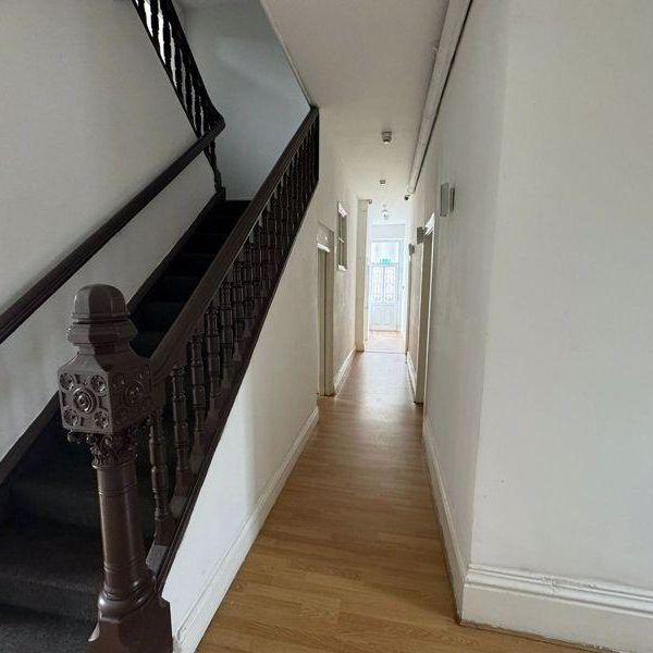 1 bedroom in a house share to rent - Photo 1