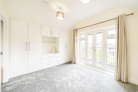 4 bedroom detached house to rent - Photo 4