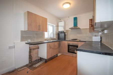 3 bedroom terraced house to rent - Photo 5