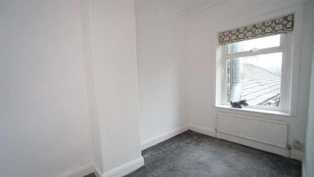 Harrogate Road, Apperley Bridge, Bradford, BD10 - Photo 2