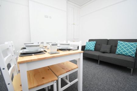 11 St Ignatius Square, PR1 1TT - Photo 2