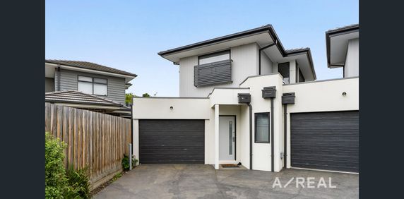 Modern Comfort in a Quiet Court Location - Photo 2