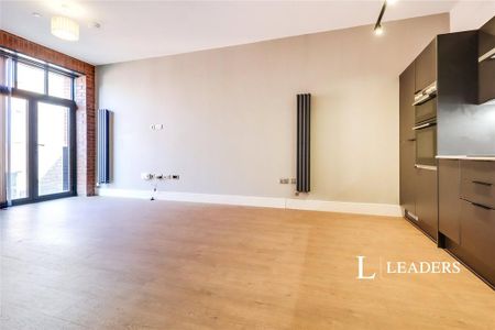 2 bedroom flat to rent - Photo 2