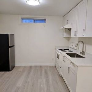 One 1 bedroom unit - Photo 2