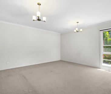 Neat 3-Bedroom Townhouse in a Prime Elsternwick Location - Photo 5