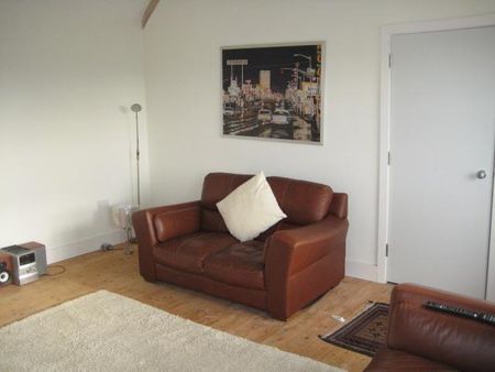 3 bedroom semi-detached house to rent - Photo 4