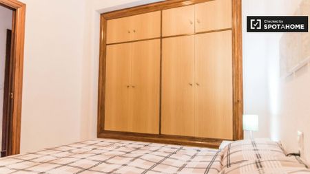 valencia, Valencian Community 46004 - Photo 3