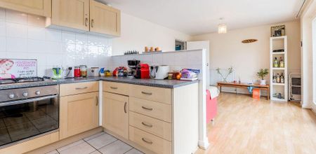 2 bedroom flat to rent - Photo 5