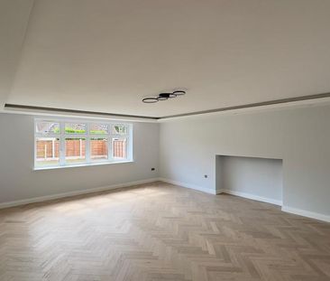 5 bedroom detached house to rent - Photo 2