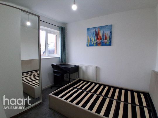 1 bedroom in a house share to rent - Photo 1