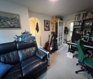 One Bedroom Flat for Rent in Enfield - Photo 3