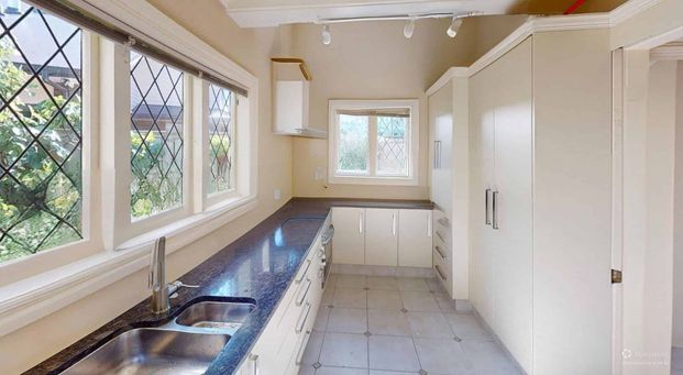 City Centre - 2 Bedrooms - Photo 1