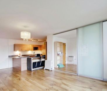 3 bedroom apartment to rent - Photo 6