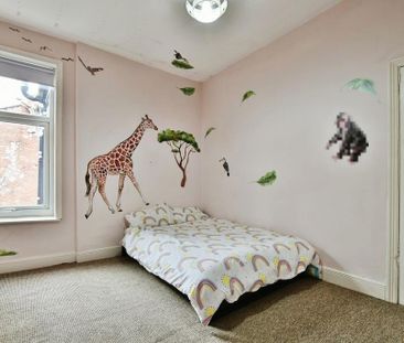 3 bedroom semi-detached house to rent - Photo 4