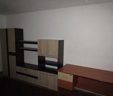 De inchiriat apartament 2 camere, decomandat, 44 mp, zona strazii Busteni - Photo 2