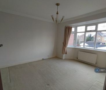 3 bedroom end of terrace house to rent - Photo 5
