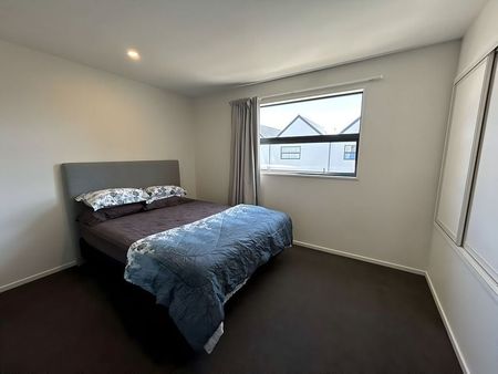 3 Bedrooms and 3 Ensuites! - Photo 3