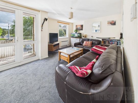 3 bedroom maisonette to rent - Photo 1