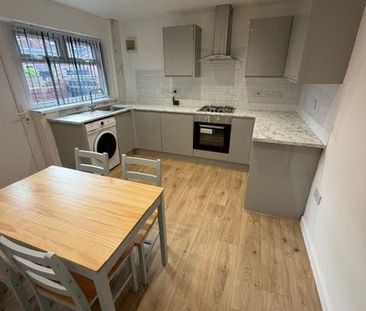 4 bedroom terraced house to rent - Photo 6