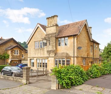 4 bedroom semi-detached house to rent - Photo 3