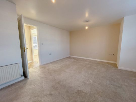 2 bedroom Flat To Let Total Size: 517 SQ FT - Photo 1