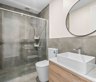 Fully Furnished, Ultra Modern, Immaculately Maintained Townhouse - Photo 1