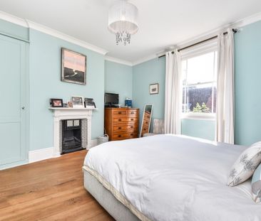 4 bedroom end of terrace house to rent - Photo 5