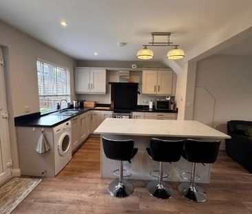 12 Raven Hill Court, Room 1, Shared Accomodation, Belfast, BT6 8FS - Photo 4