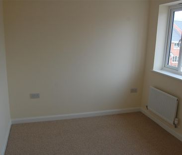 Renard Rise, Stonehouse, Gloucestershire, GL10 - Photo 6