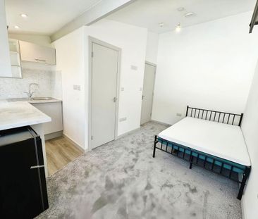 1 bedroom in a house share to rent - Photo 6