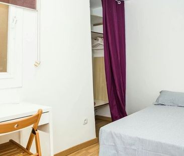 Carrer de Valldonzella, Barcelona, Catalonia 08001 - Photo 4