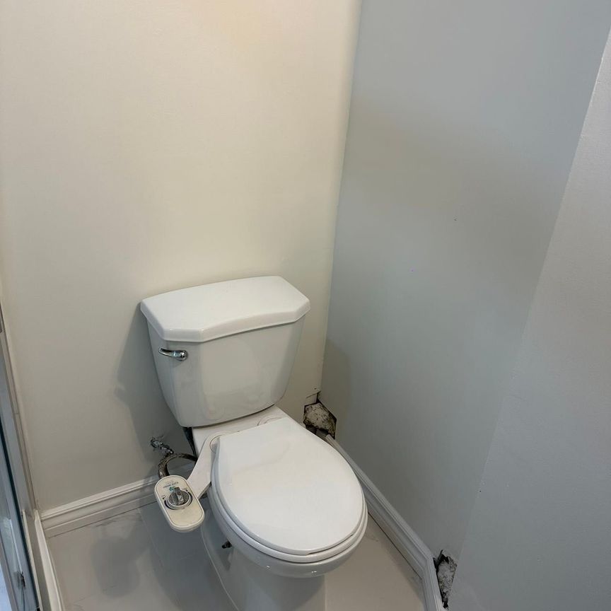 For Lease - 22 Hazelglen Court, Brampton, Ontario - Photo 1