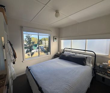 Coastal Charm-Partly Furnished. - Photo 4