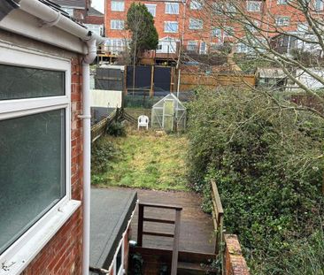 3 bedroom terraced house to rent - Photo 4